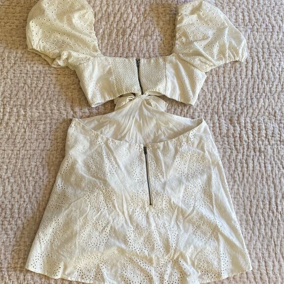 White Eyelet Puff Sleeve Dress - Picture 2 of 6